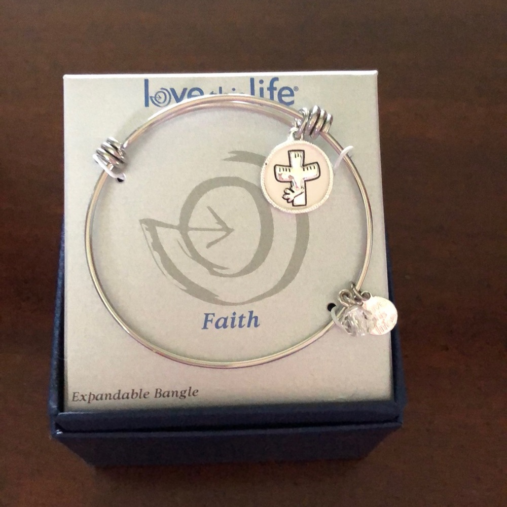 Bangle bracelet